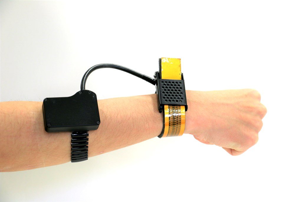 WristSensor2_middle.jpg